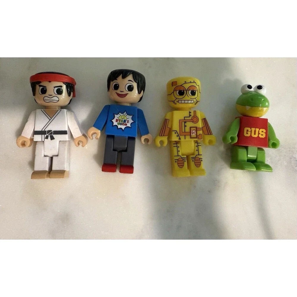 8 Ryan's World Toy Action‎ Figures Kung Fu,Gus,Robot,Titan,Diver,Doctor & Racer